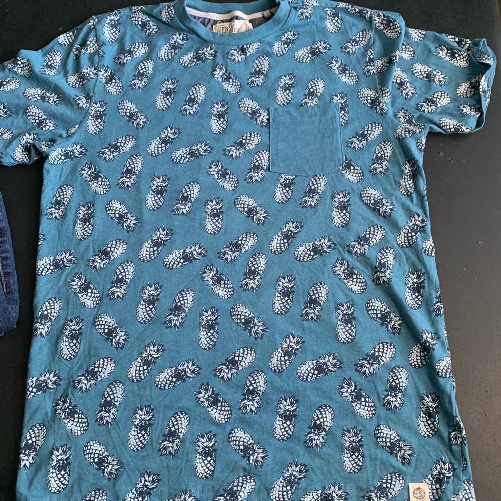 Men’s graphic tee